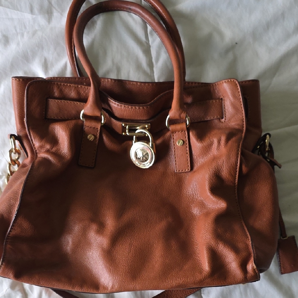 Elegant Brown Leather Handbag